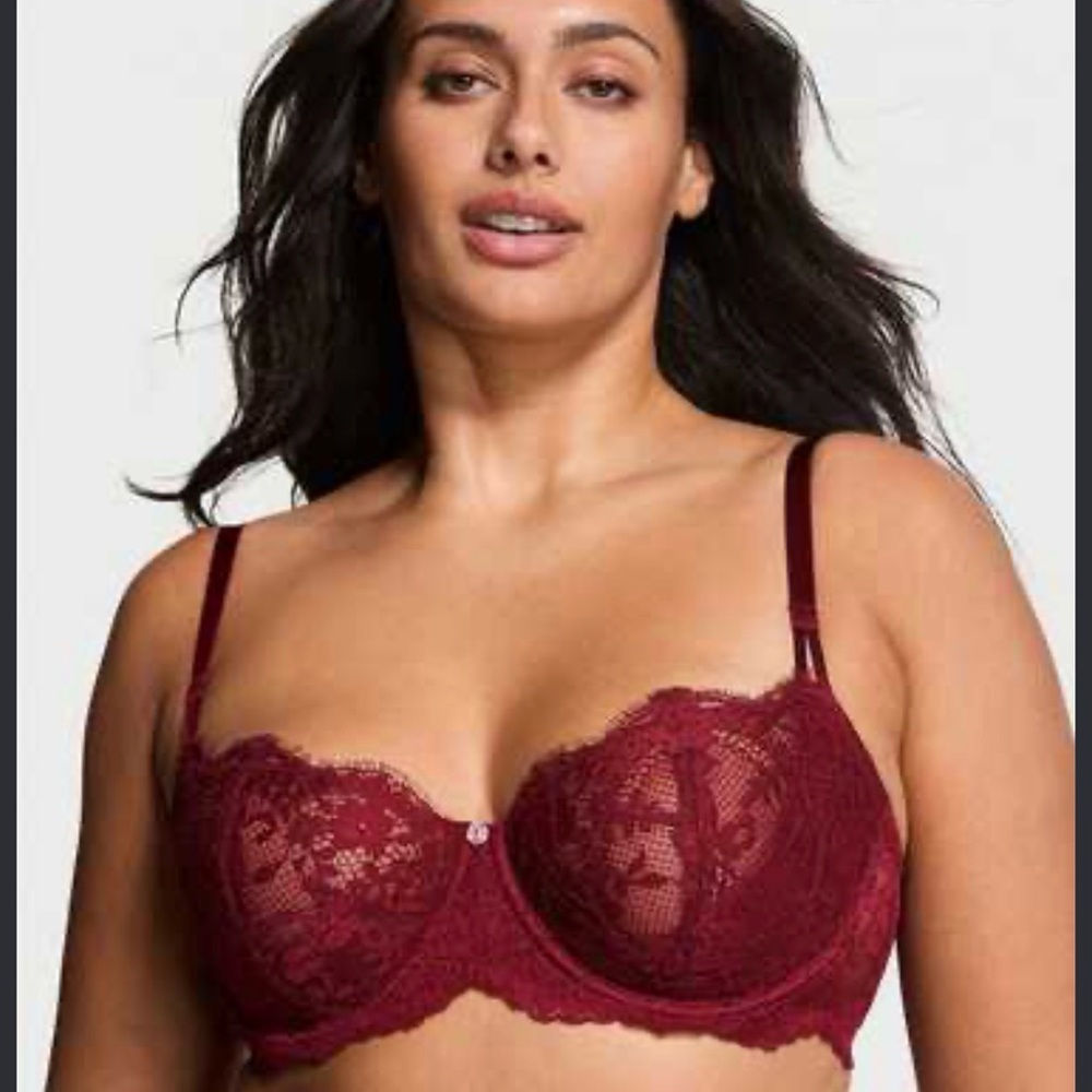 Victoria’s Secret Dream Angels Lace Underwire Push-up w/o Padding Bra in Maroon